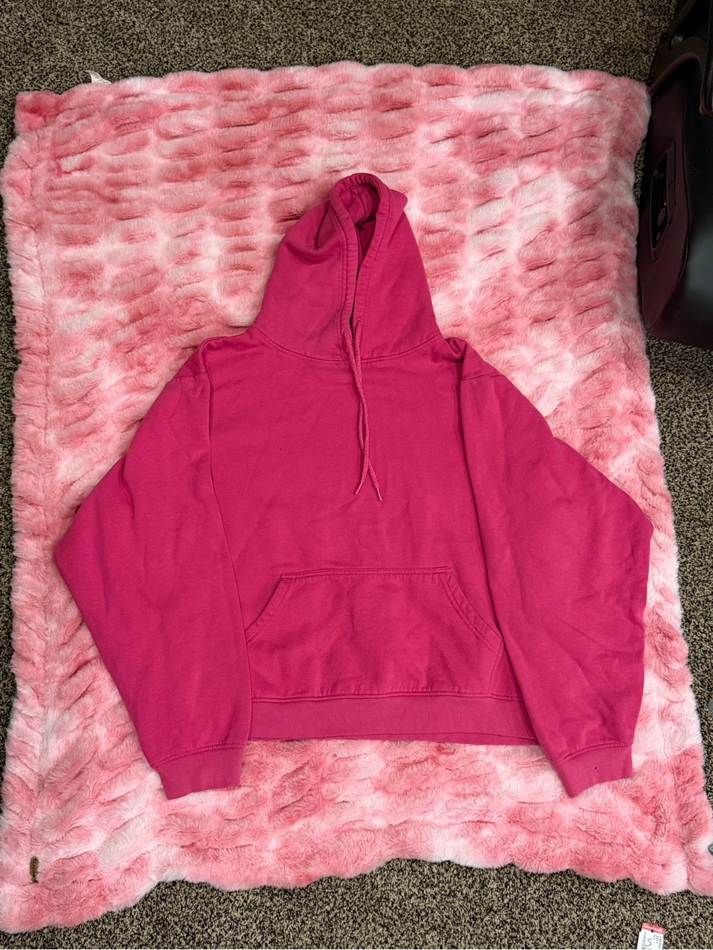 PrettyLittleThing Hot Pink Cropped Hoodie